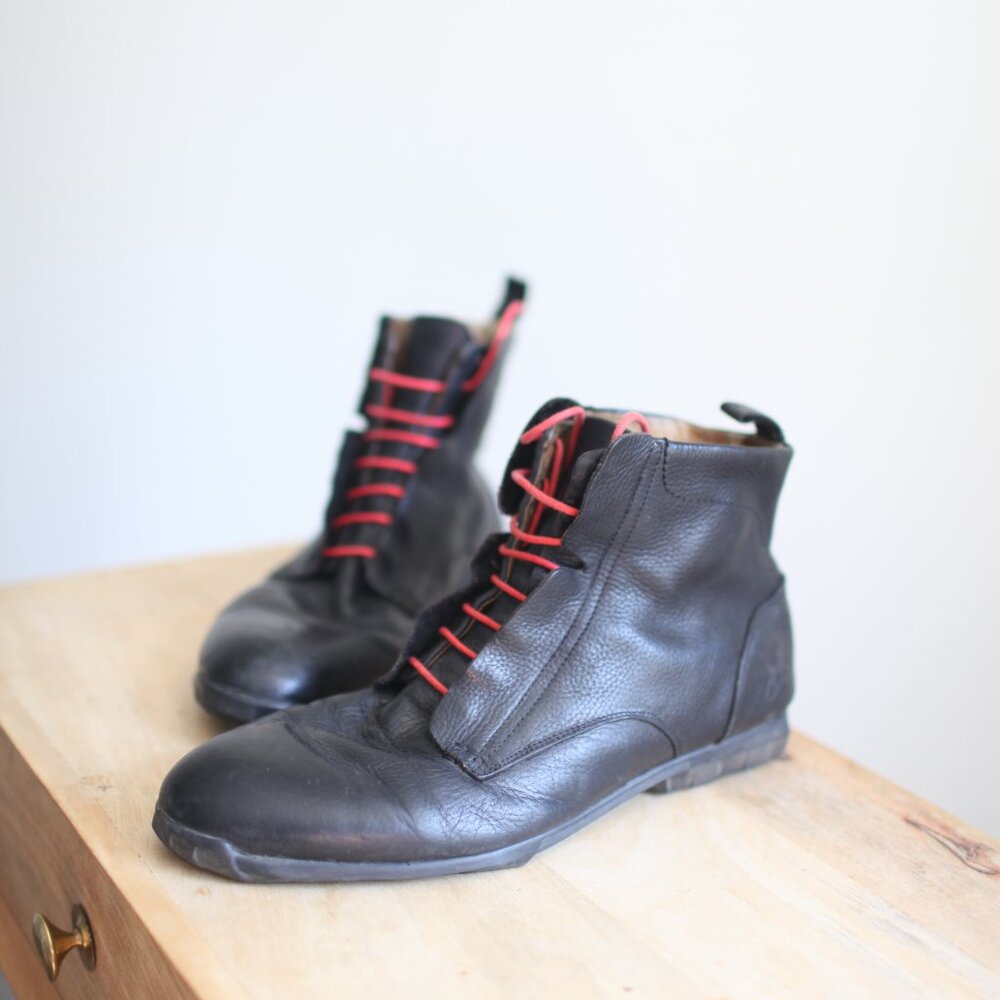 John Fluevog vintage black Leather lace up ankle Boots mens 11 - Picture 2 of 11